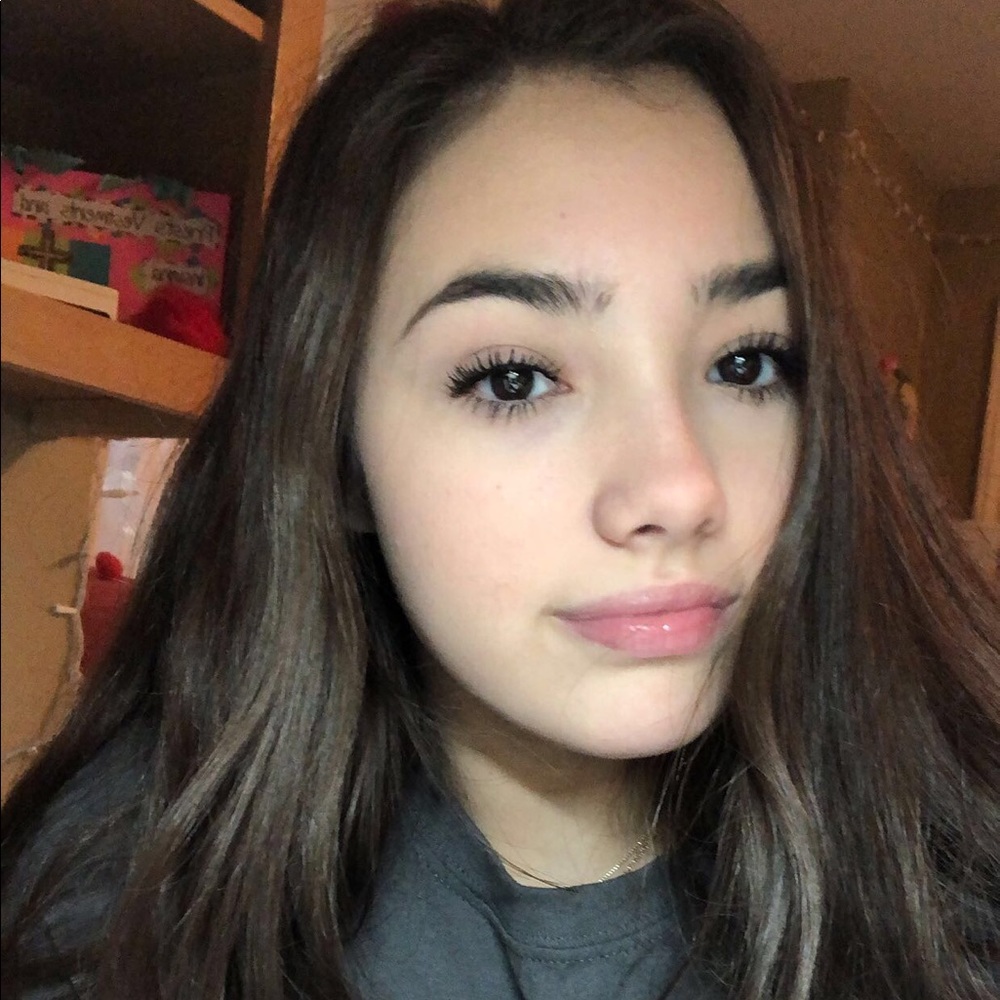 Meet your Posher, Andrea